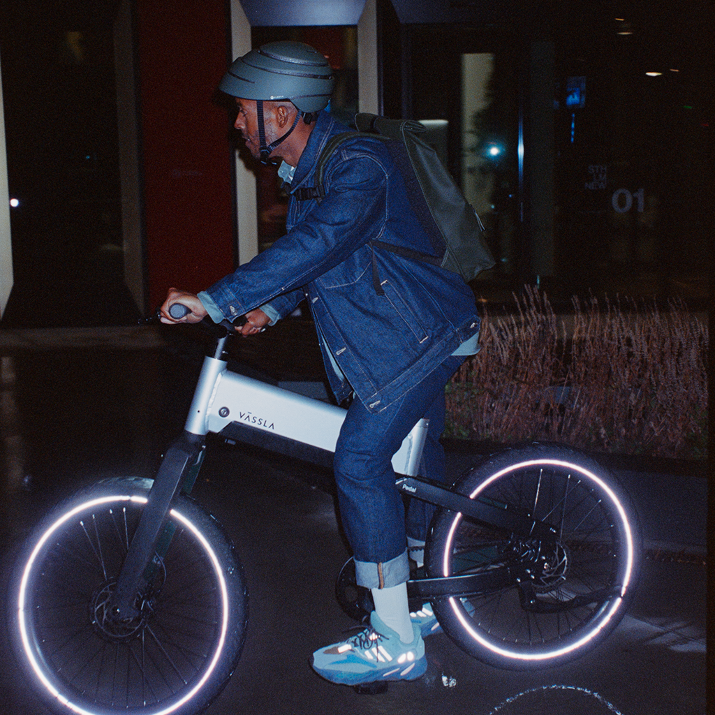 Gör som Parisarna: Hur Elcyklar Förändrar Framtiden för Stadspendlingen